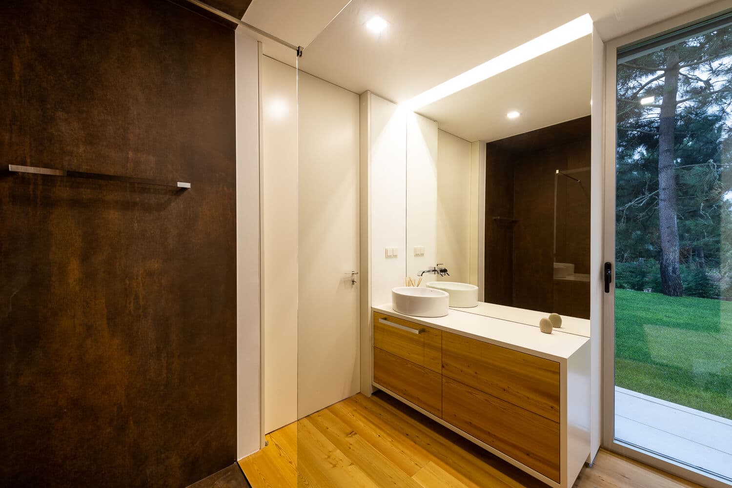 Fachada contemporânea LSF, moradia Janas Sintra — acabamentos de luxo