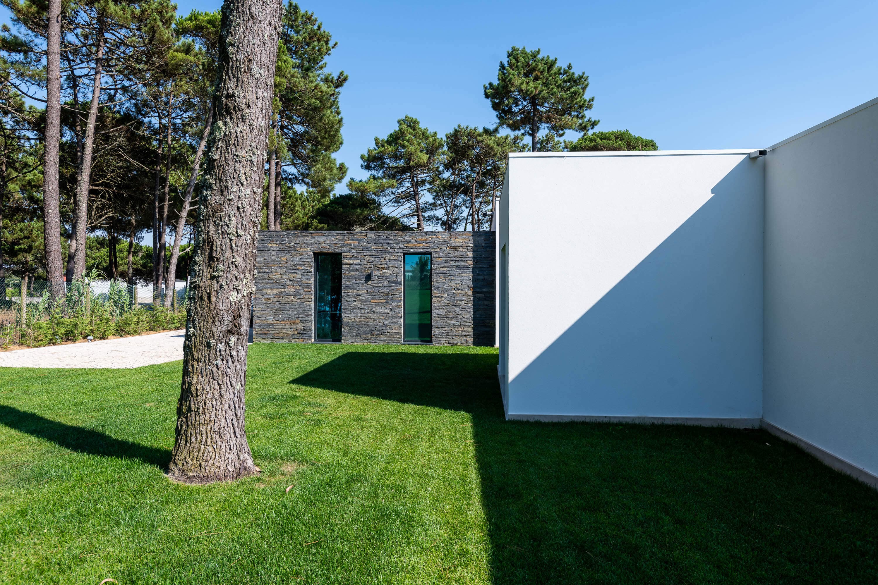 Instalações técnicas integradas na estrutura LSF, moradia Janas