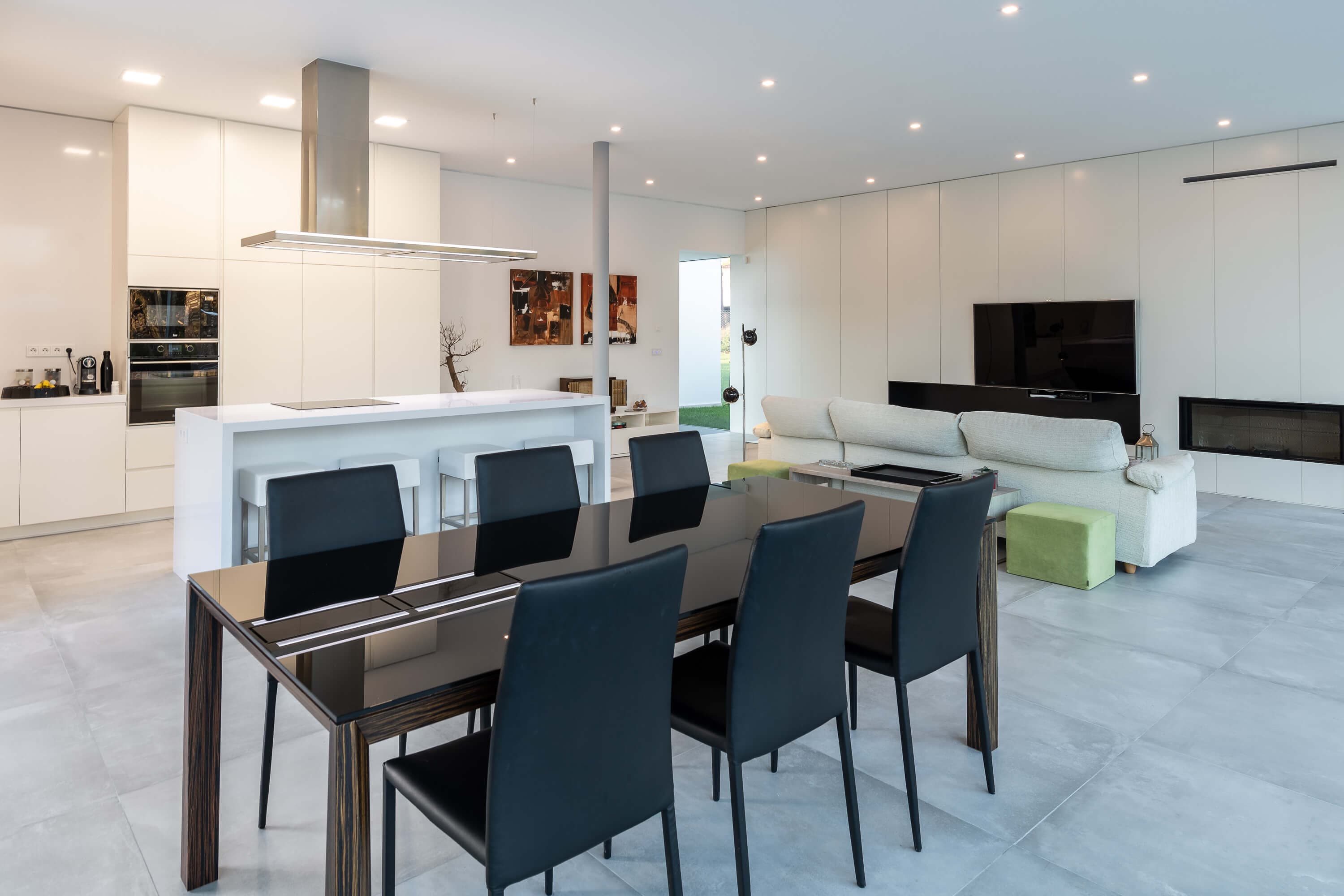 Pintura e acabamentos finais interiores, moradia Janas Sintra